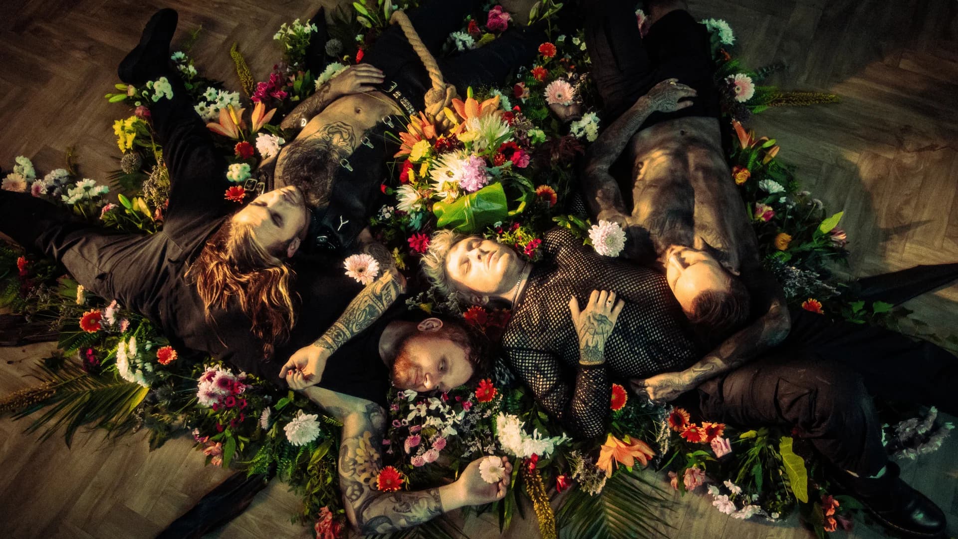 Paleface Swiss bringen ihr neues Album „Cursed“ an den Start