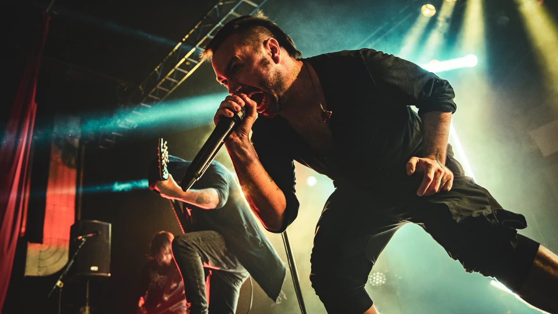 Periphery veröffentlichen Akustikversionen zu „Scarlet“ und „It’s Only Smiles“