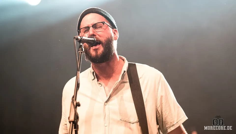 Dylan Slocum von Spanish Love Songs: „Wir betrachten uns als Rockband, die ernste Musik spielt.“