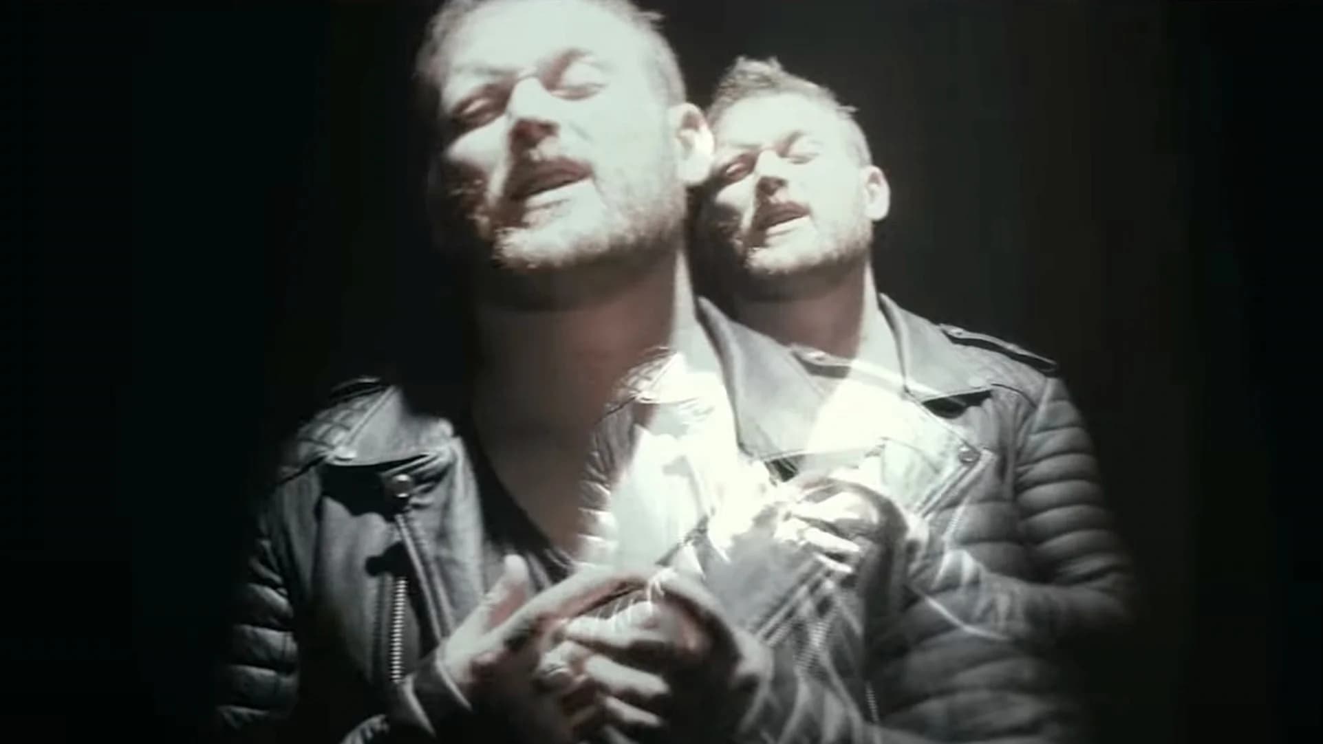 Asking Alexandria: Das offizielle Video zur Single „Alone Again“