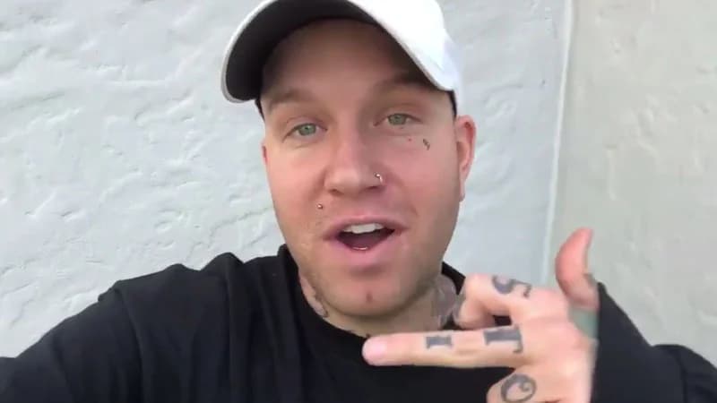 Chris Fronzak von Attila kündigt sein Nebenprojekt an