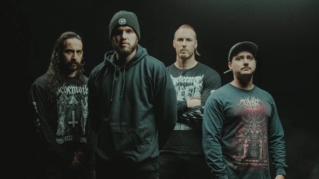 Aversions Crown veröffentlichen ihre neue Single „Born In The Gutter“