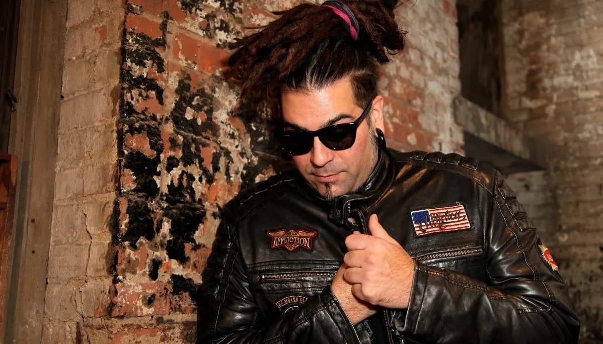 Cristian Machado (Ex-Ill Niño) reicht das Musik-Video zu „Die Alone“ nach