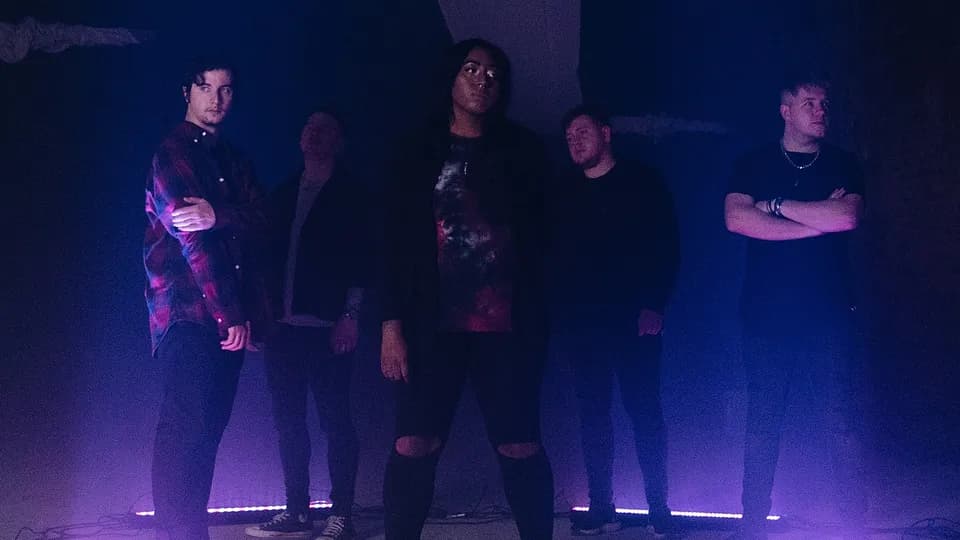 Defences zum neuen Album: „Es spiegelt wider, was wir in den letzten Monaten erlebt haben“