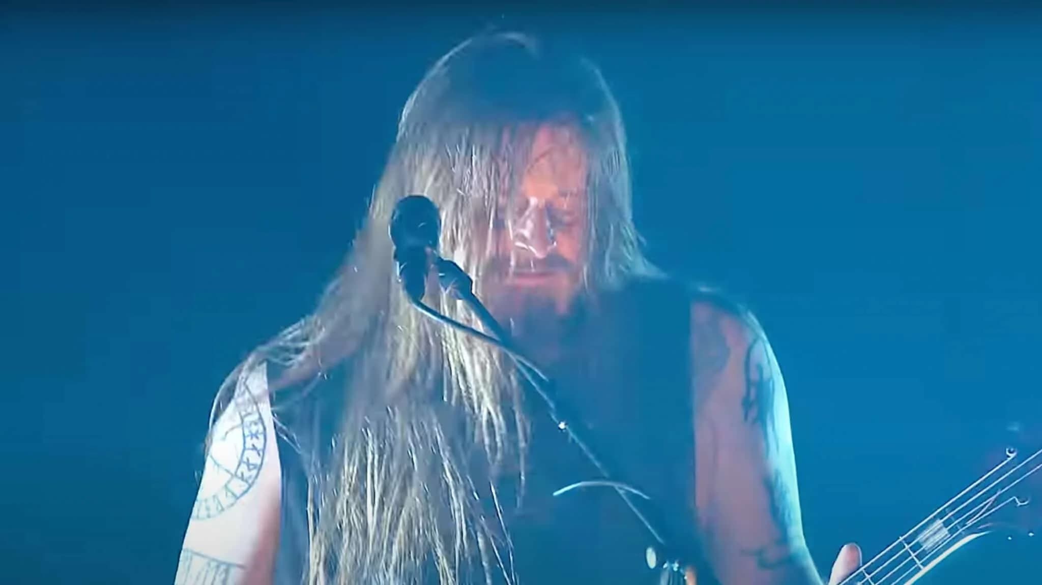 Enslaved zeigen die Live-Version ihres Songs „Sacred Horse“