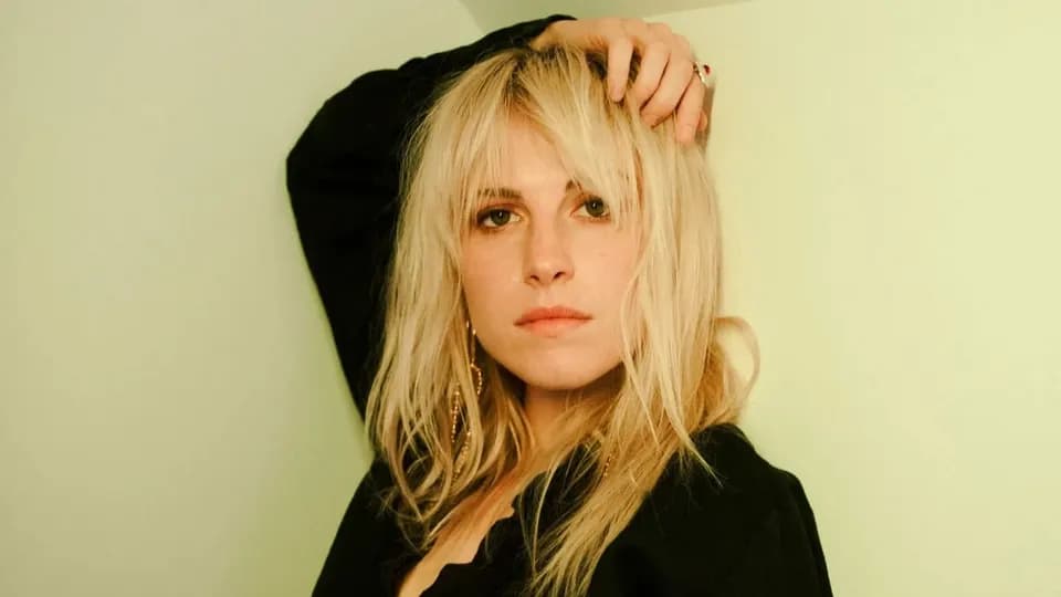 Hayley Williams covert Song ihres Großvaters