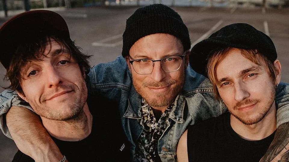 Itchy: Die Kritik zur Band-Biografie „20 Years Down The Road“