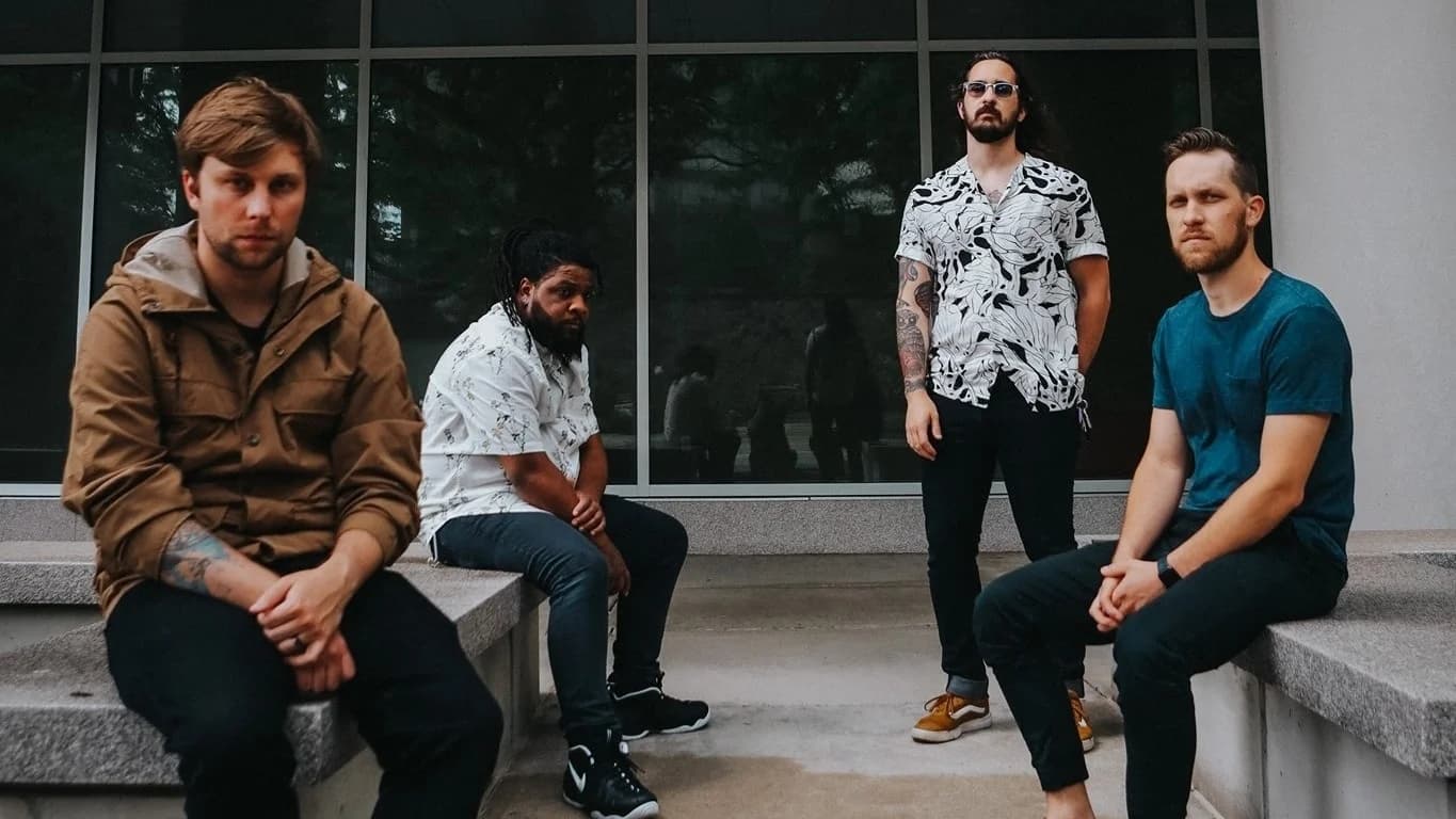 Spirit Breaker servieren uns mit „The Mountain Between Us“ frische Tunes