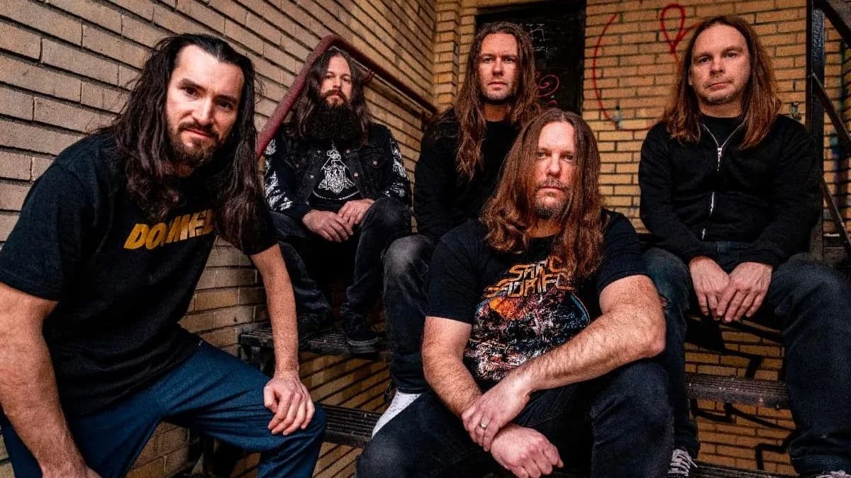 Unearth präsentieren ihre neue Single „Into The Abyss“