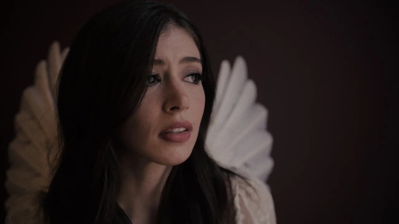 Chrissy Costanza (Against The Current) teilt ihre bewegende Ballade „I Tried to Act Your Age“