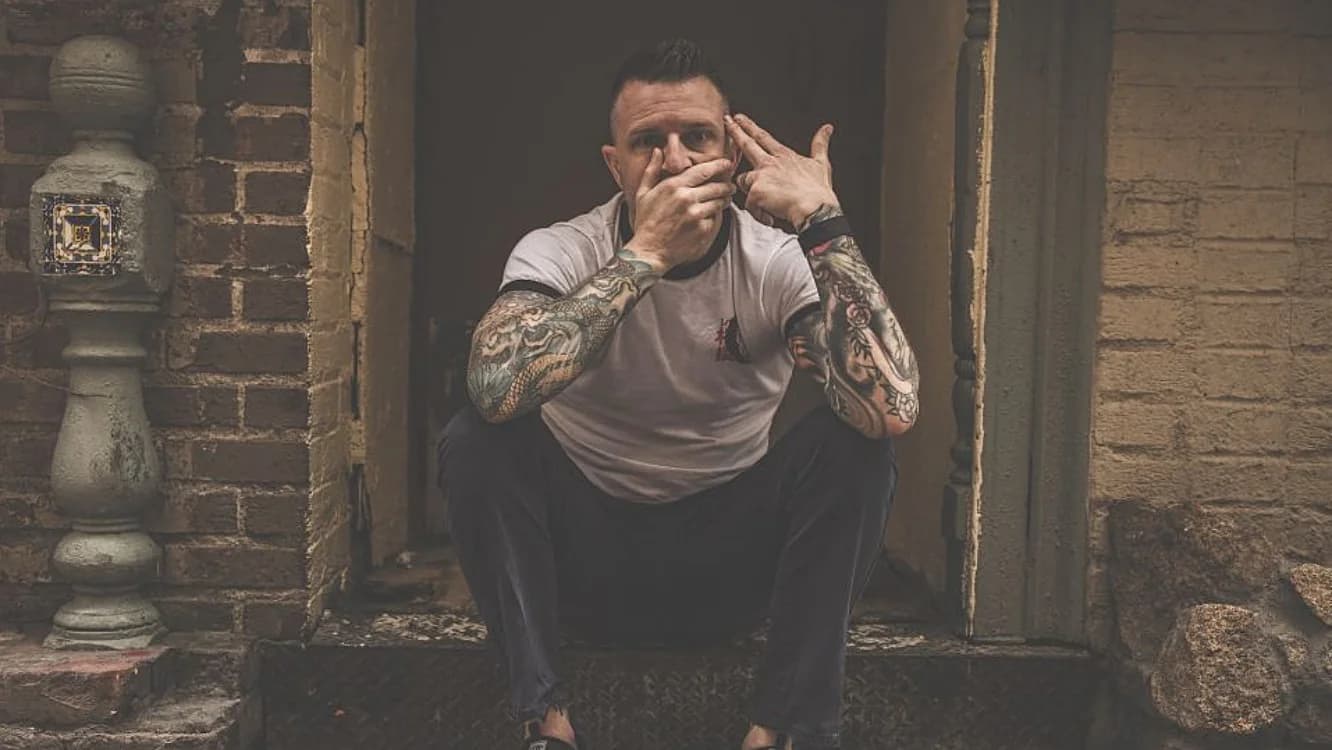Dead Icarus: Neues Projekt von Alex Varkatzas (Ex-Atreyu) mit erster Single „Sellout“