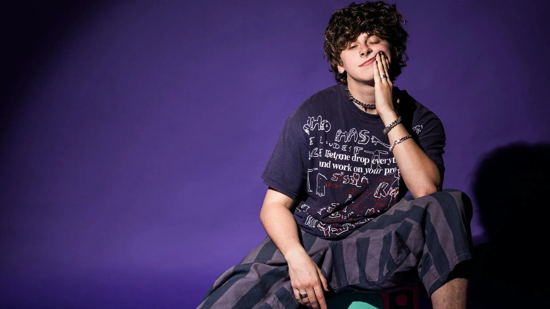 NOAHFINNCE stellt seine neue Single „HEADCASE“ vor