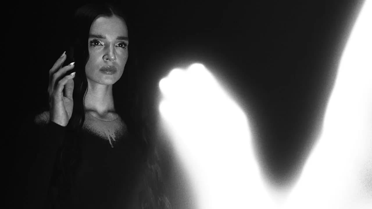 Poppy koppelt mit „Guardian“ eine weitere Single aus