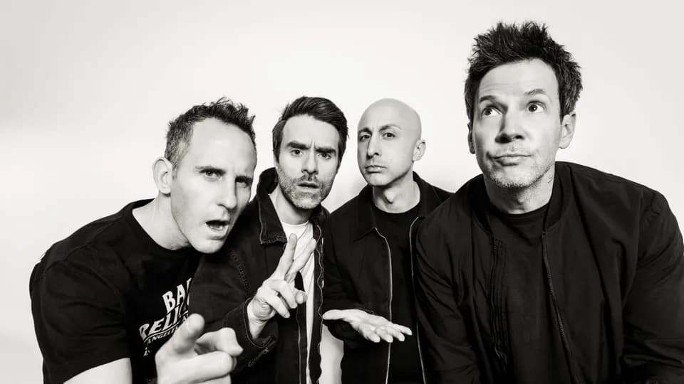 Simple Plan: „Manche haben uns mit Flaschen beworfen“
