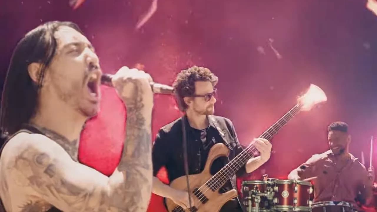The Number Twelve Looks Like You melden sich nach fünf Jahren mit einer neuen Single zurück
