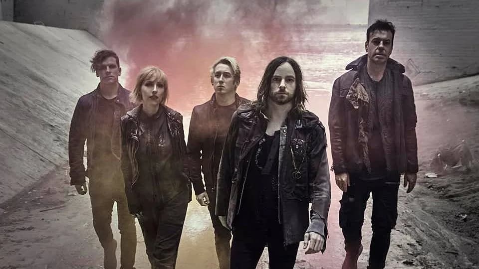 All Good Things legen „Hold On“ mit Lacey Sturm (Ex-Flyleaf) neu auf