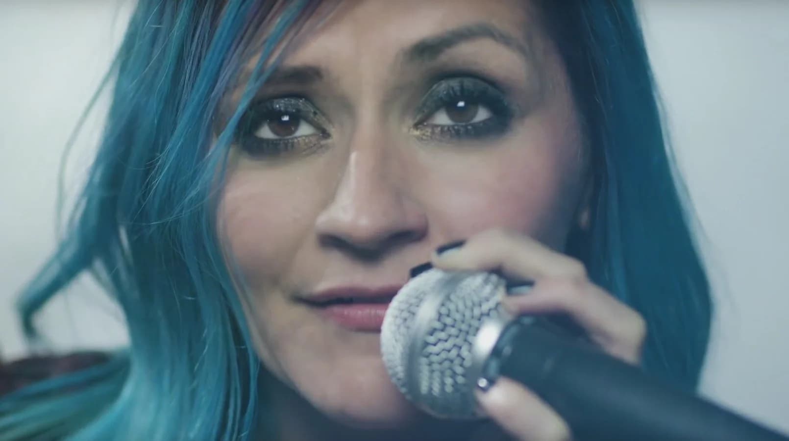 Lacey Sturm (Ex-Flyleaf) meldet sich mit einem neuen Song zurück