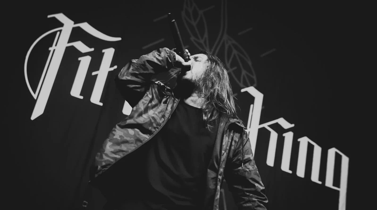 Fit For A King performen ihren neuen Song „God of Fire“