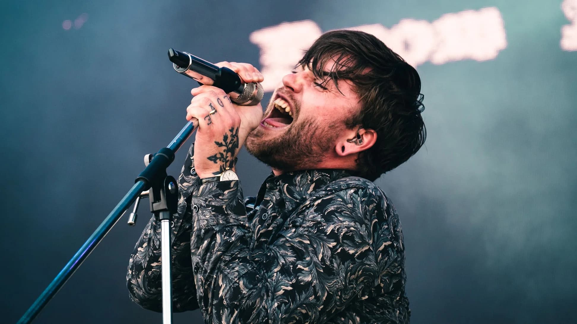 Imminence legen „Death By A Thousand Cuts“ mit Lucas Woodland (Holding Absence) neu auf
