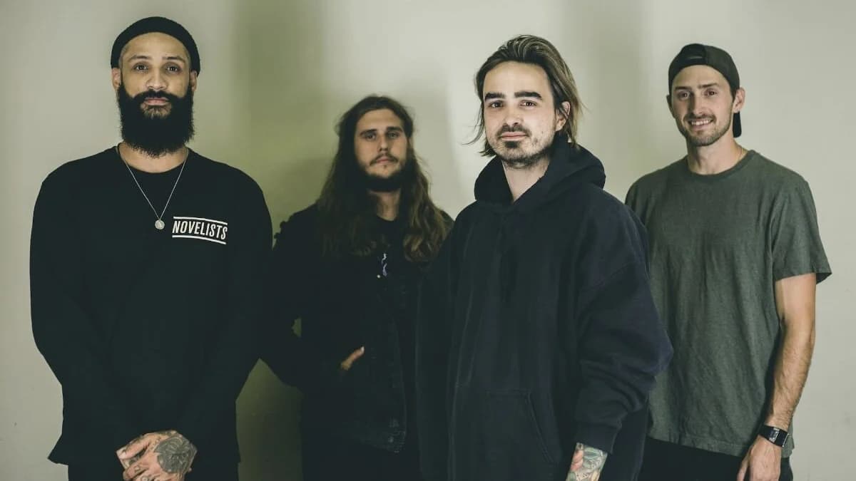 Like Moths To Flames mit neuer Single unter neuem Label