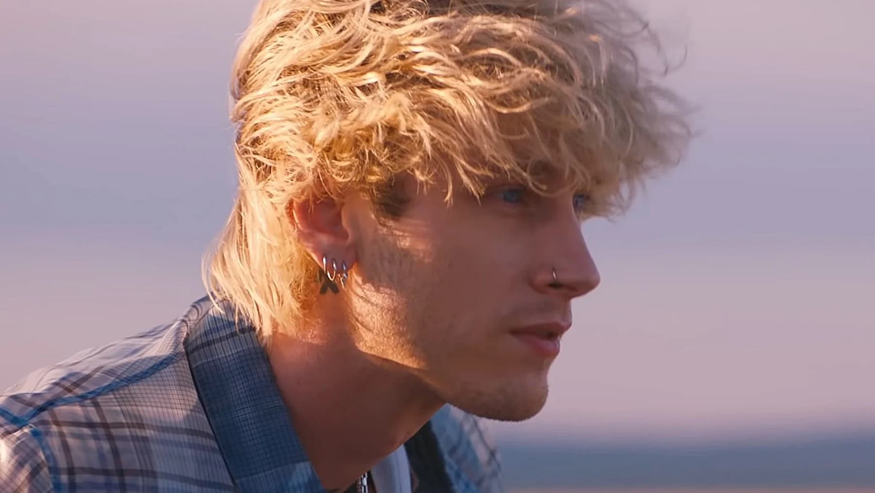 Machine Gun Kelly: Das neue Album „Born With Horns“ ist sehr „gitarrenlastig“