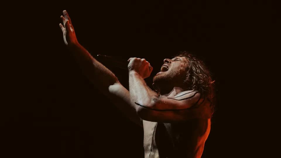 Nothing More: Frontmann Jonny Hawkins über Verlust, Neuanfänge und das Album „CARNAL“