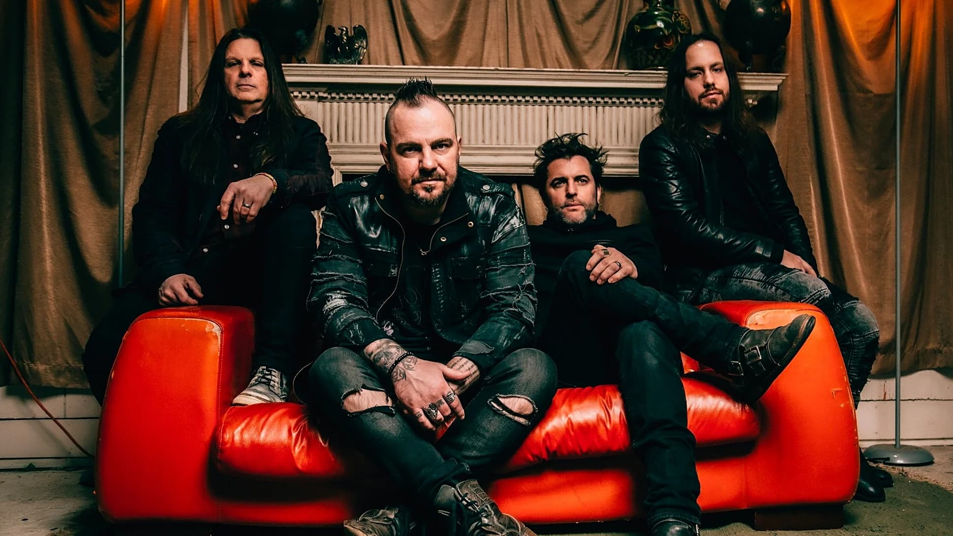 Saint Asonia (Ex-Three Days Grace etc.) präsentieren einen neuen Song der nächsten EP