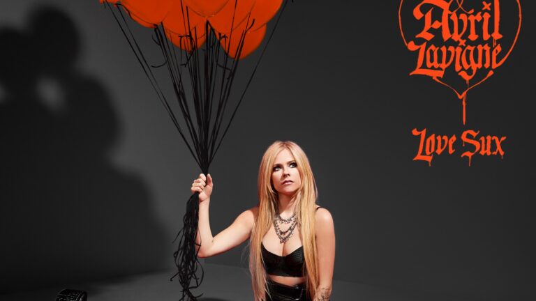Avril Lavigne Love Sux Deluxe
