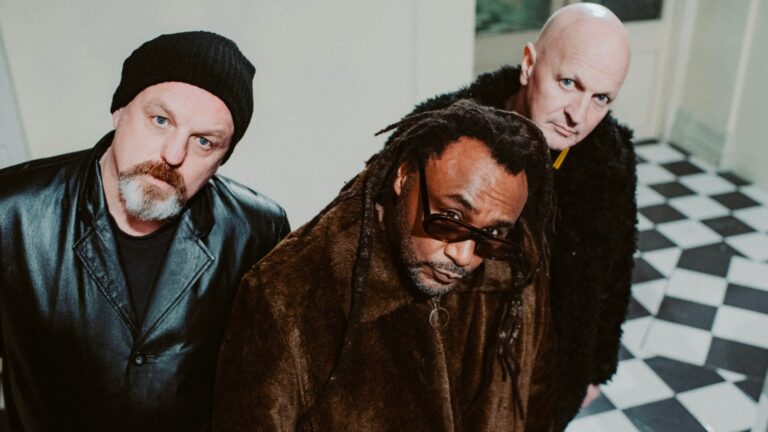 Dub War Benji Webbe Skindred