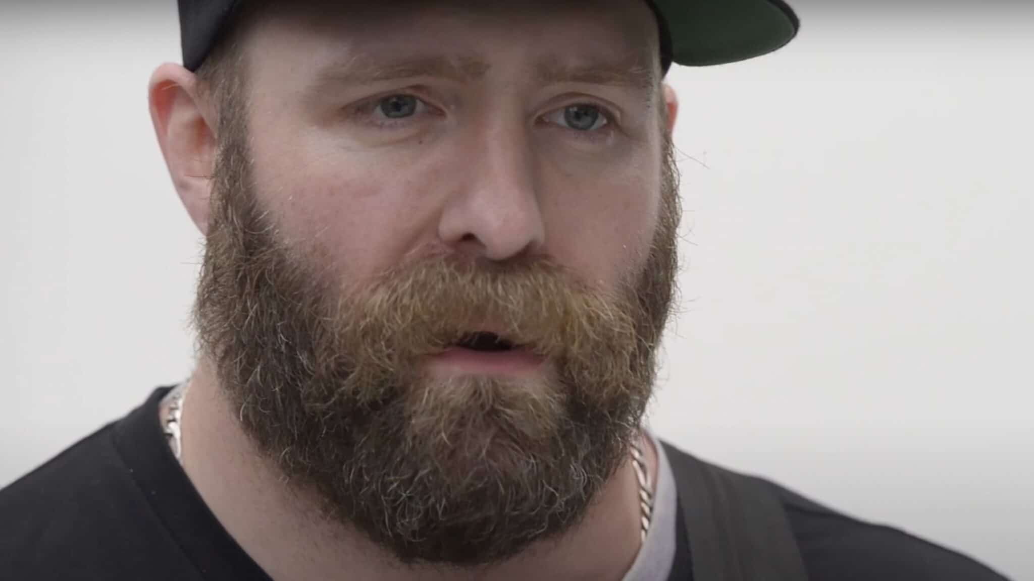 Every Time I Die Andy Williams rettet Streifenhörnchen vor dem Ertrinken