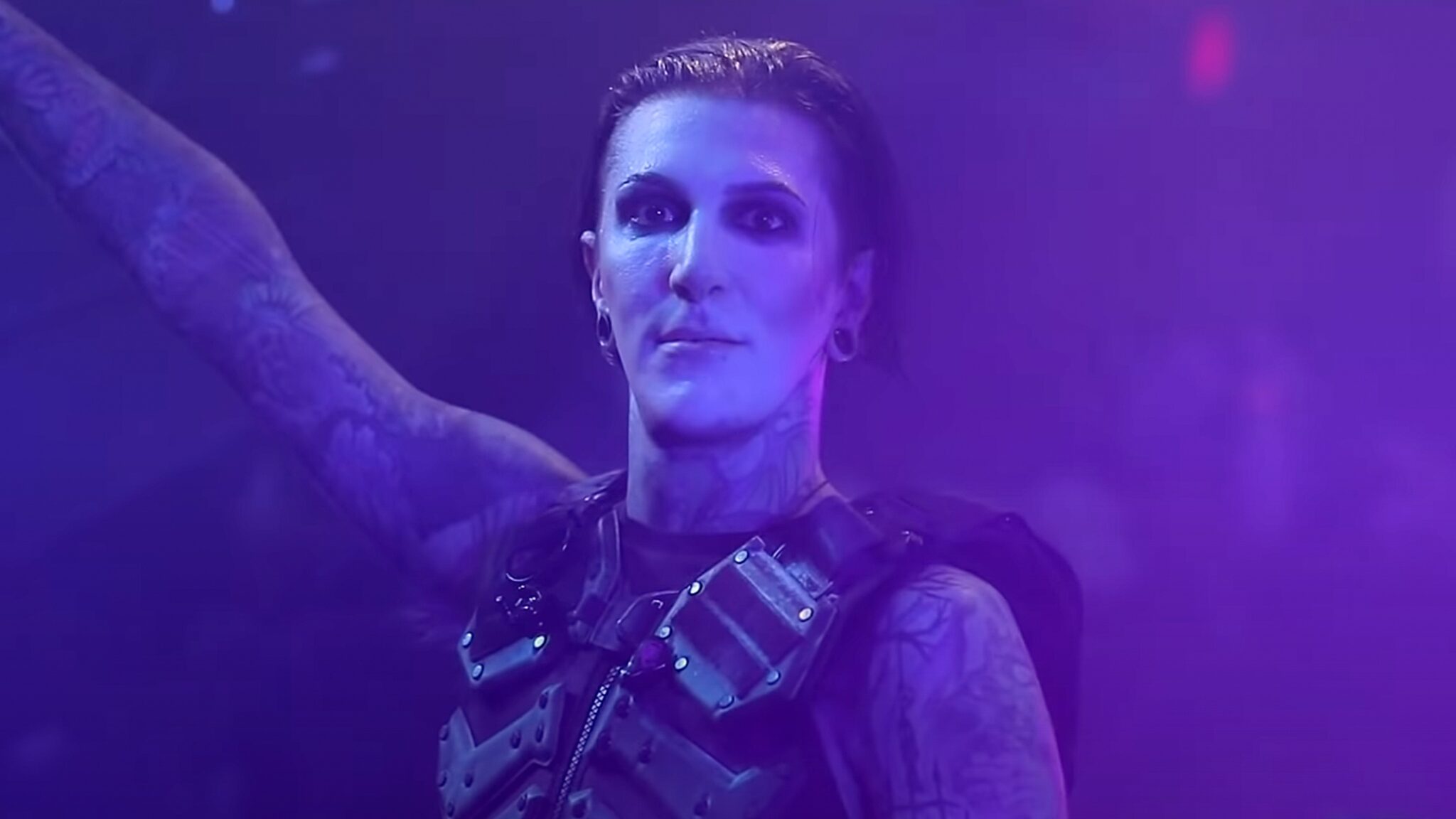 Motionless In White zeigen das LiveVideo zu "/c0de"
